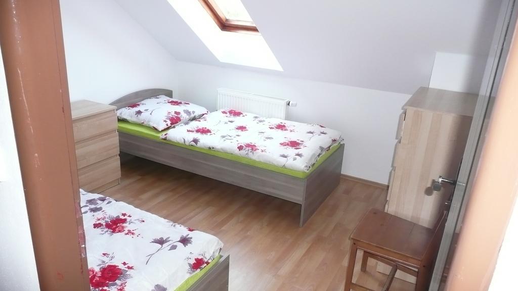 Apartments U Cara Ceske Budejovice Quarto foto